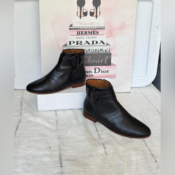 Sezane Shoes - Sezane Sara Low Flat Ankle Booties in Black Croc Embossed Leather FR 37 = 6.5